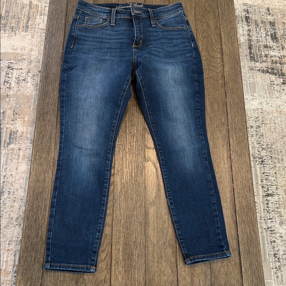 Universal Thread Women’s Medium Blue Skinny Jeans size 4